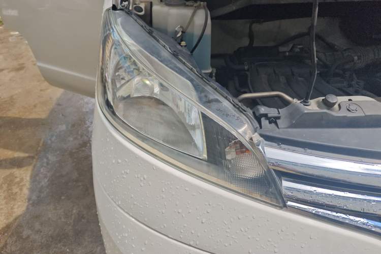 Used Nissan NV200 2016 Revised Version 1.6L CVT Deluxe Edition Right Front Headlight