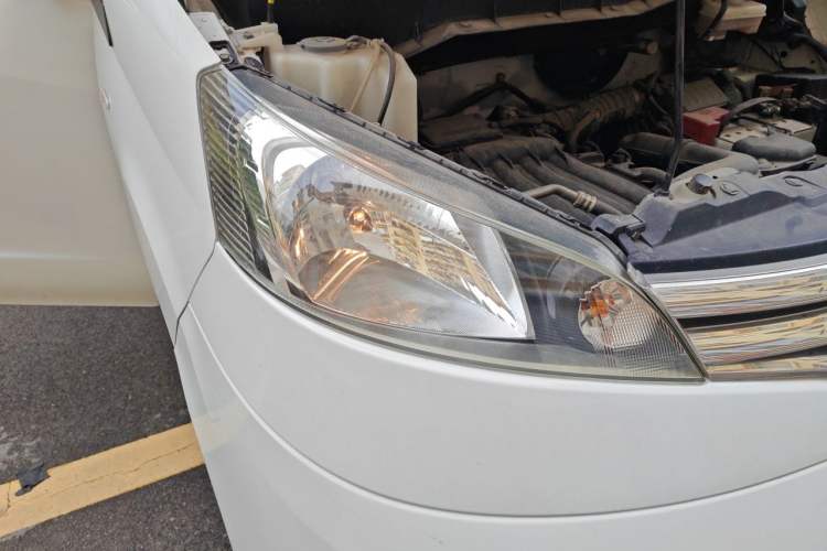 Used Nissan NV200 2016 Revised Version 1.6L CVT Deluxe Edition Right Front Headlight