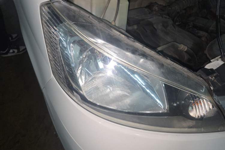 Used Nissan NV200 2016 Revised Version 1.6L CVT Luxury Edition Right Front Headlight
