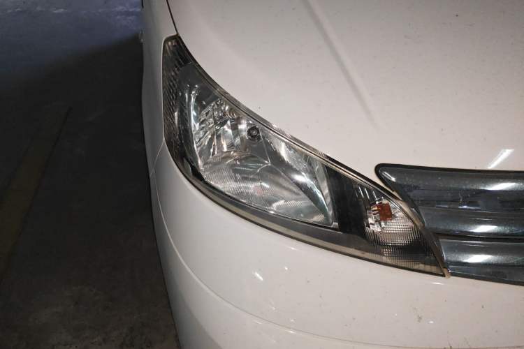 Used Nissan NV200 2016 Revised Version 1.6L CVT Luxury Edition Right Front Headlight