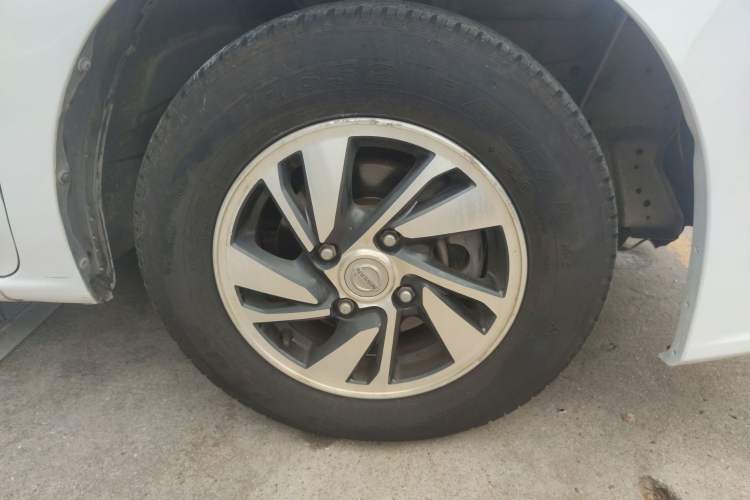 Used Nissan NV200 2016 Revised Version 1.6L CVT Luxury Edition Right Front Wheel Hub