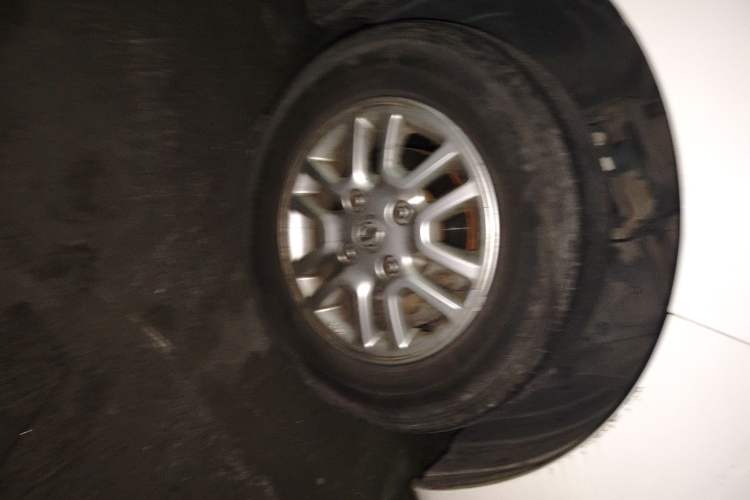 Used Nissan NV200 2016 1.6L Manual Luxury Model Right Front Wheel Hub