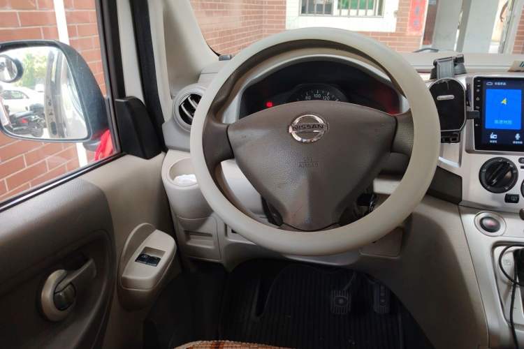 Used Nissan NV200 2016 Revised Version 1.6L CVT Luxury Edition Steering Wheel