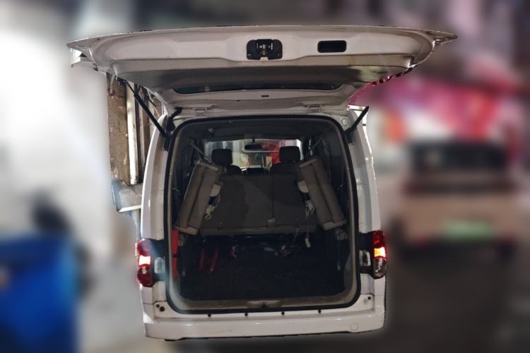 Used Nissan NV200 2016 1.6L Manual Luxury Model Trunk