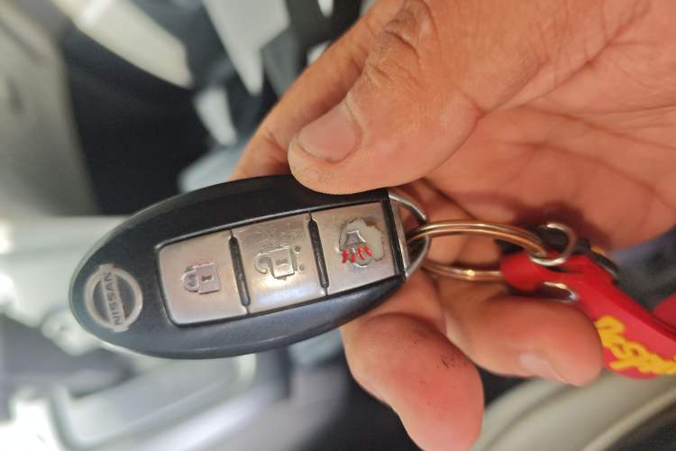 Used Nissan NV200 2016 Revised Version 1.6L CVT Deluxe Edition Vehicle Key