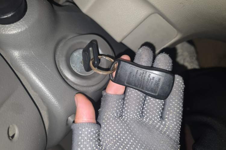 Used Nissan NV200 2016 Revised Version 1.6L CVT Luxury Edition Vehicle Key