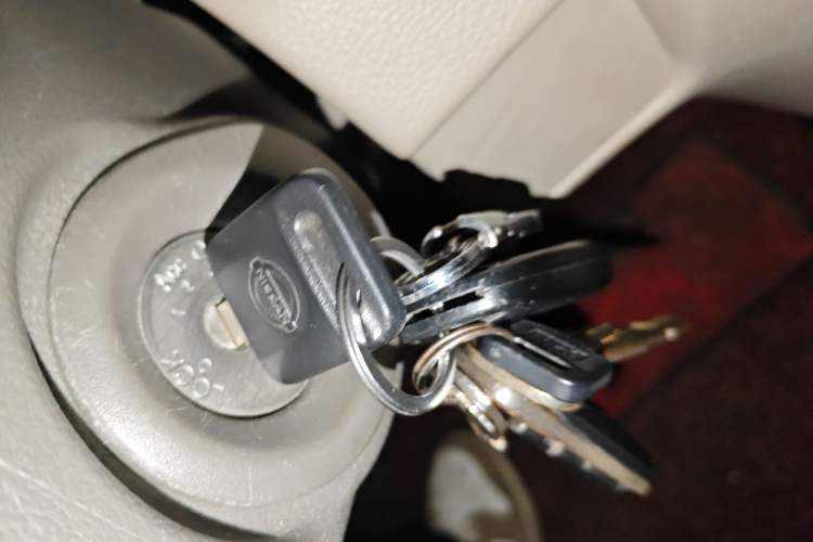 Used Nissan NV200 2016 Revised Version 1.6L CVT Luxury Edition Vehicle Key