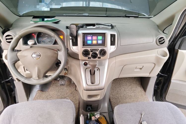 Used Nissan NV200 2018 1.6L CVT Luxury Model Center Console