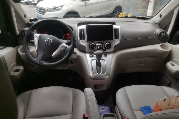 Used Nissan NV200 2018 1.6L CVT Luxury Model Center Console