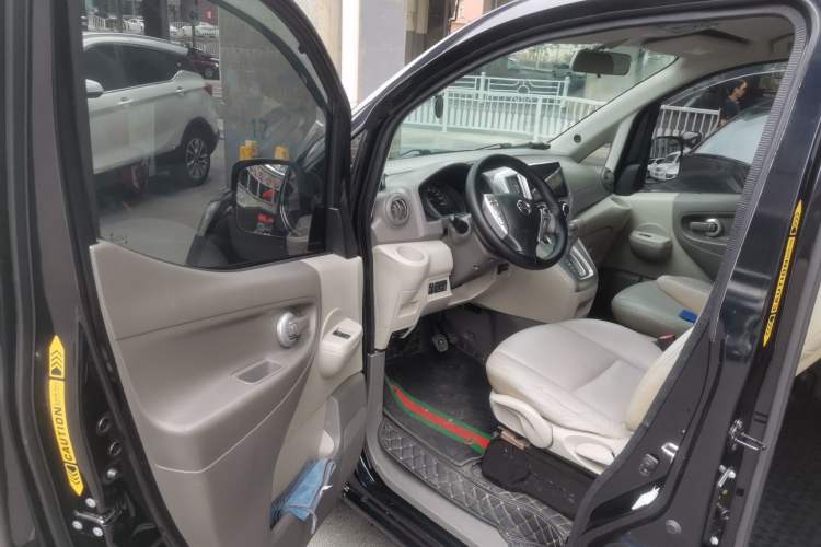 Used Nissan NV200 2018 1.6L CVT Luxury Model Driver Seat