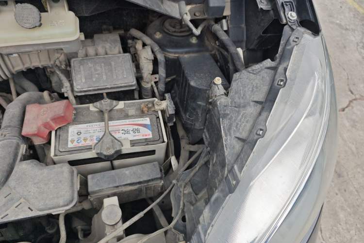 Used Nissan NV200 2018 1.6L CVT Luxury Model Engine Bay Left