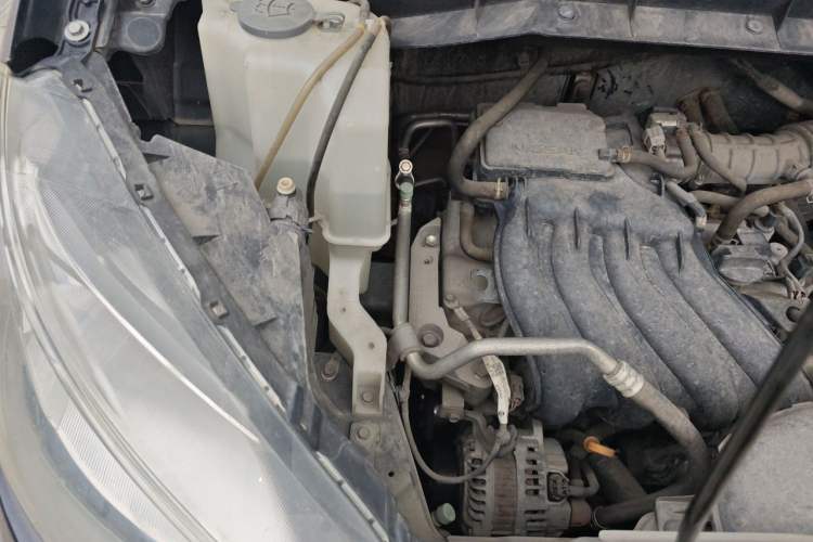 Used Nissan NV200 2018 1.6L CVT Luxury Model Engine Bay Right
