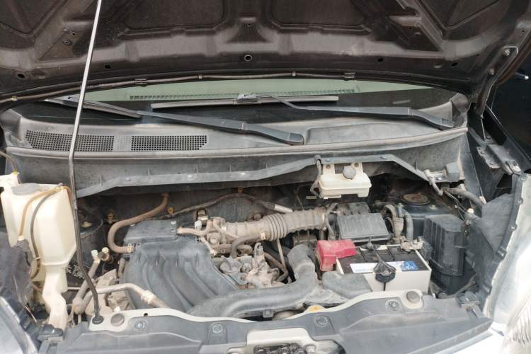 Used Nissan NV200 2018 1.6L CVT Luxury Model Engine Bay