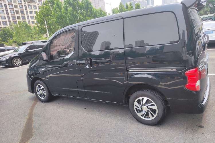 Used Nissan NV200 2018 1.6L CVT Luxury Model Exterior 2
