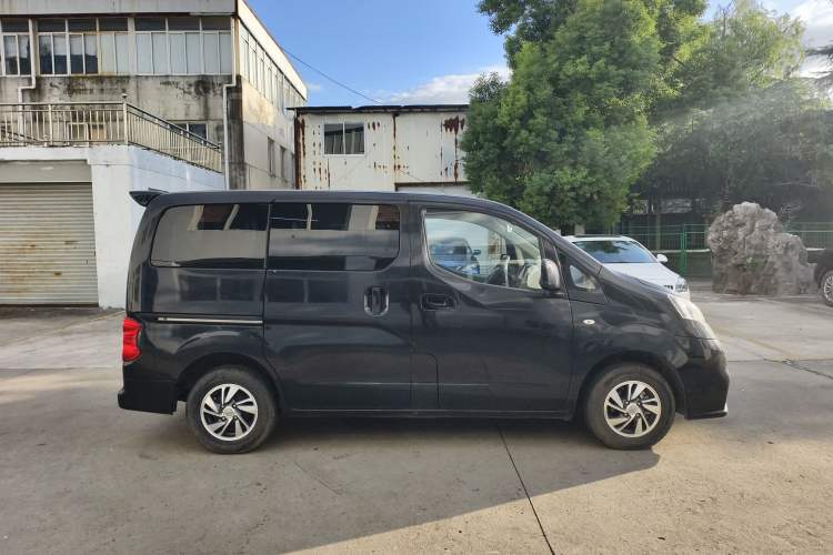 Used Nissan NV200 2018 1.6L CVT Luxury Model Exterior 2
