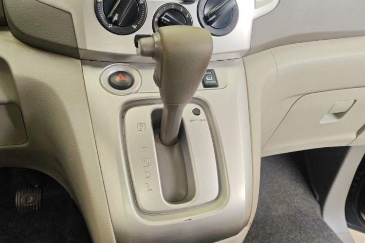 Used Nissan NV200 2018 1.6L CVT Luxury Model Gear Lever