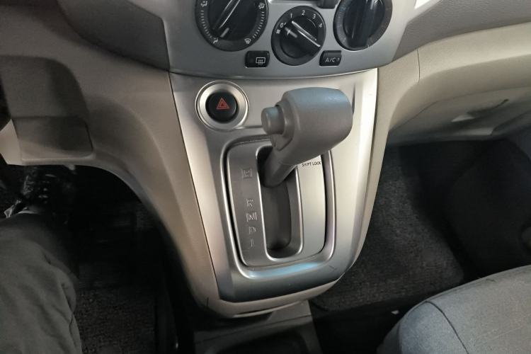 Used Nissan NV200 2018 1.6L CVT Luxury Model Gear Lever