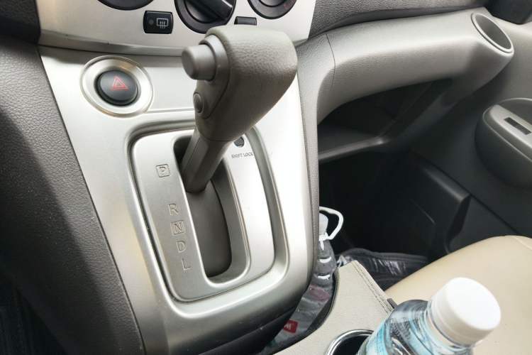 Used Nissan NV200 2018 1.6L CVT Luxury Model Gear Lever