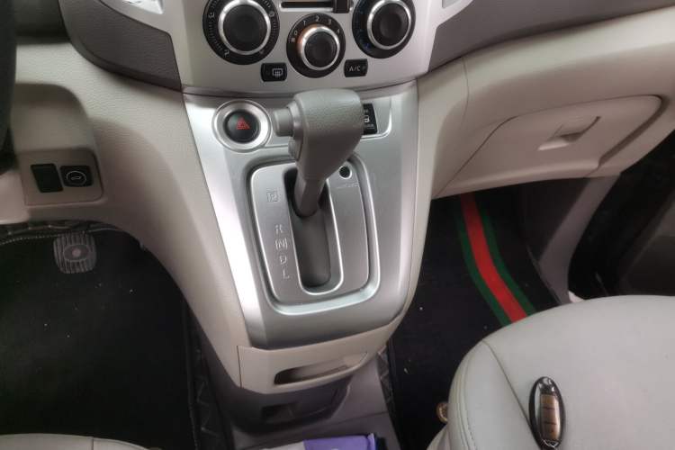 Used Nissan NV200 2018 1.6L CVT Luxury Model Gear Lever