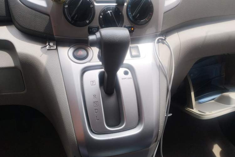 Used Nissan NV200 2018 1.6L CVT Luxury Model Gear Lever