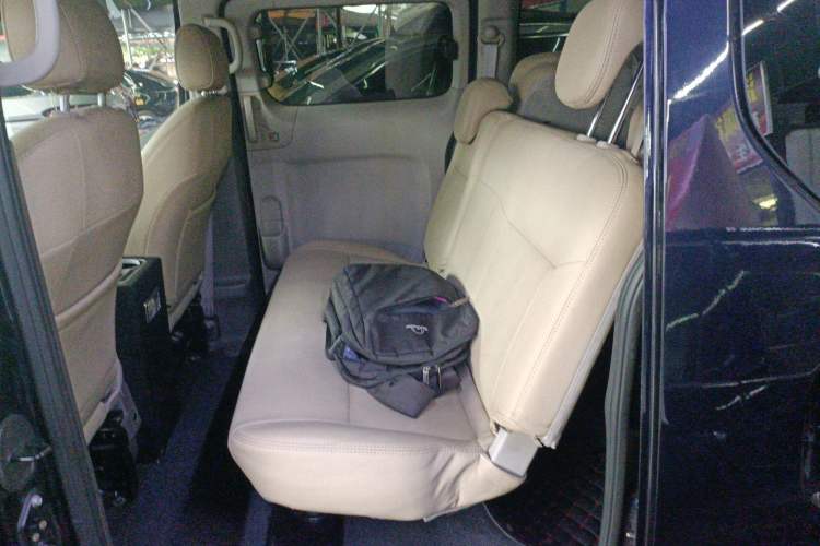 Used Nissan NV200 2018 1.6L CVT Luxury Model Interior 3