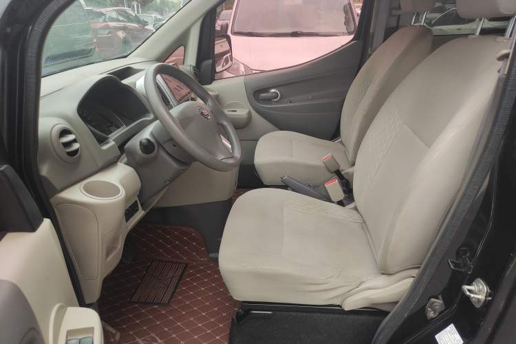 Used Nissan NV200 2018 1.6L CVT Luxury Model Interior 4