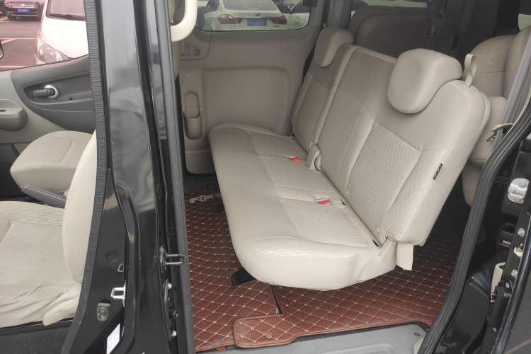 Used Nissan NV200 2018 1.6L CVT Luxury Model Interior 6