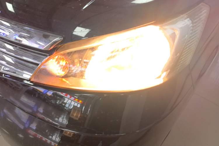 Used Nissan NV200 2018 1.6L CVT Luxury Model Left Front Headlight
