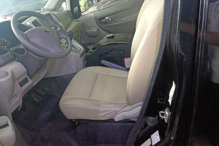 Used Nissan NV200 2018 1.6L CVT Luxury Model Left Front Seat