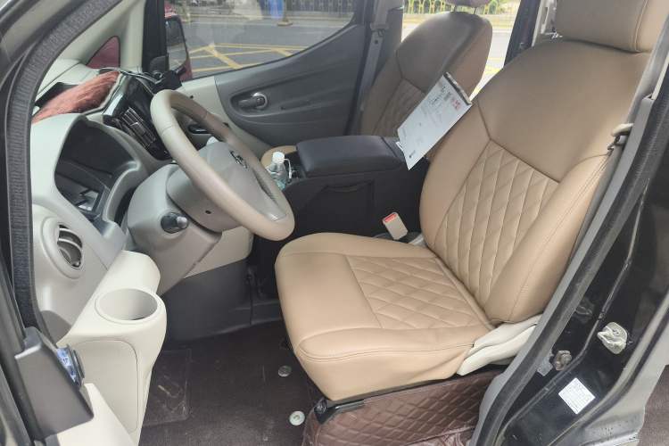 Used Nissan NV200 2018 1.6L CVT Luxury Model Left Front Seat