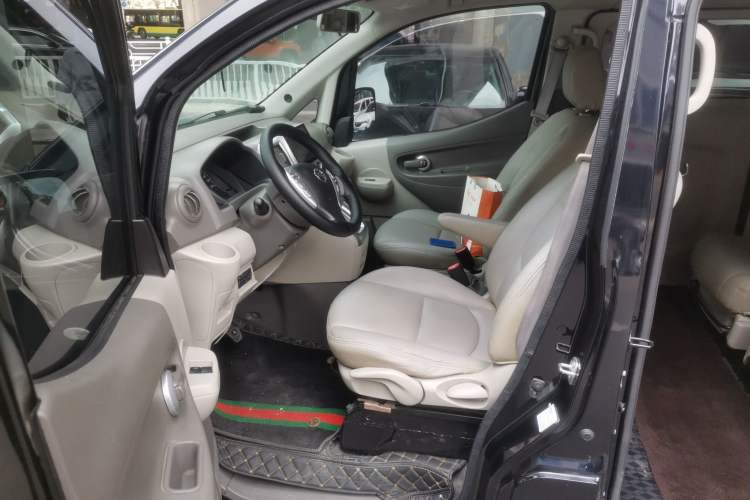 Used Nissan NV200 2018 1.6L CVT Luxury Model Left Front Seat