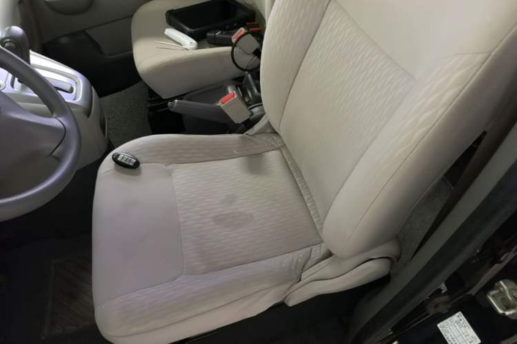 Used Nissan NV200 2018 1.6L CVT Luxury Model Left Front Seat