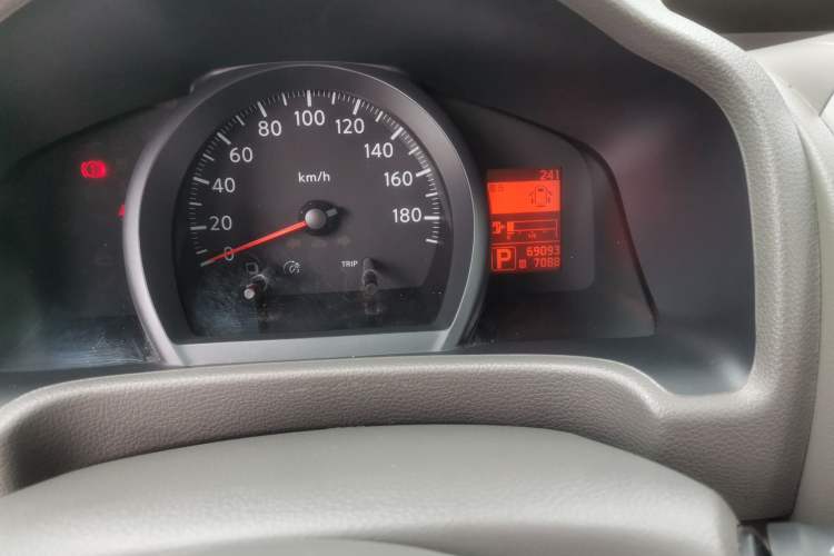 Used Nissan NV200 2018 1.6L CVT Luxury Model Odometer Close Up