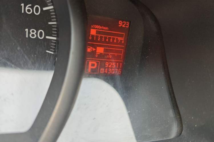 Used Nissan NV200 2018 1.6L CVT Luxury Model Odometer Close Up