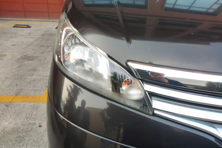 Used Nissan NV200 2018 1.6L CVT Luxury Model Right Front Headlight