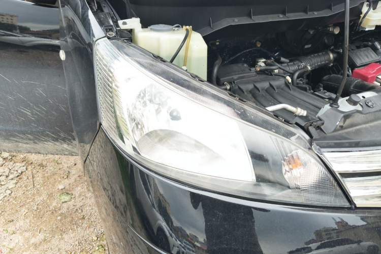 Used Nissan NV200 2018 1.6L CVT Luxury Model Right Front Headlight