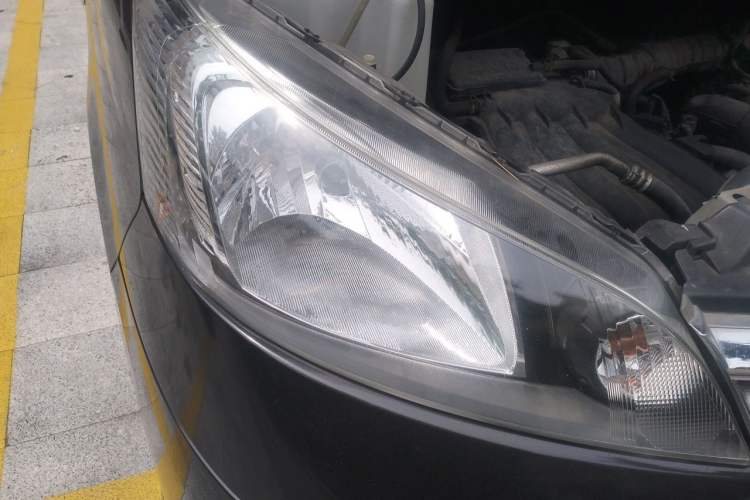 Used Nissan NV200 2018 1.6L CVT Luxury Model Right Front Headlight
