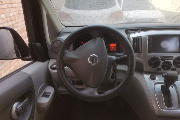 Used Nissan NV200 2018 1.6L CVT Luxury Model Steering Wheel