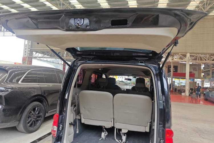 Used Nissan NV200 2018 1.6L CVT Luxury Model Trunk