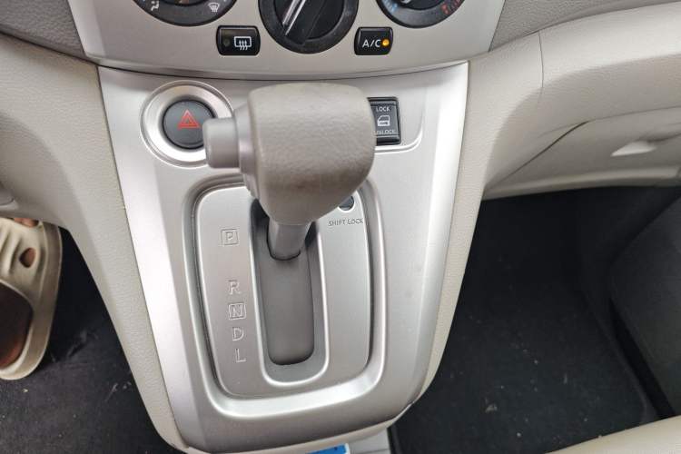 Used Nissan NV200 2018 1.6L CVT Luxury Model Gear Lever