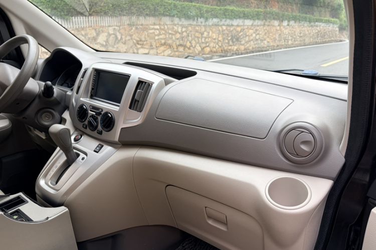 Used Nissan NV200 2018 1.6L CVT Luxury Model Interior 6