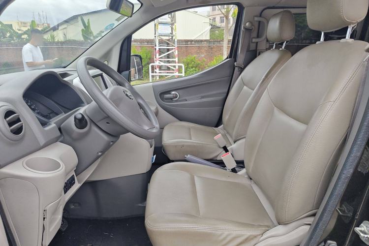 Used Nissan NV200 2018 1.6L CVT Luxury Model Left Front Seat