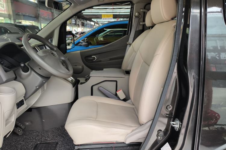 Used Nissan NV200 2018 1.6L CVT Luxury Model Left Front Seat