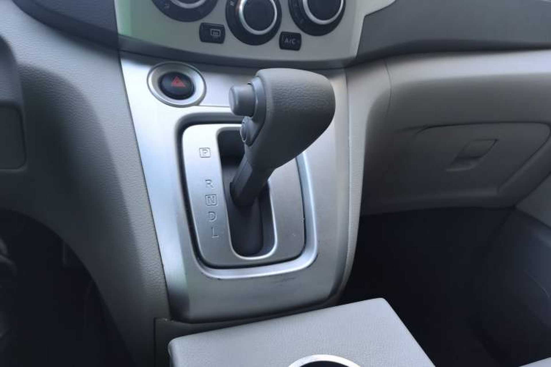 Used Nissan NV200 2018 1.6L CVT Luxury Model Gear Lever