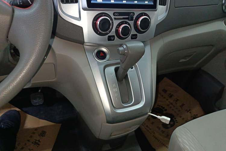 Used Nissan NV200 2018 1.6L CVT Luxury Model Gear Lever