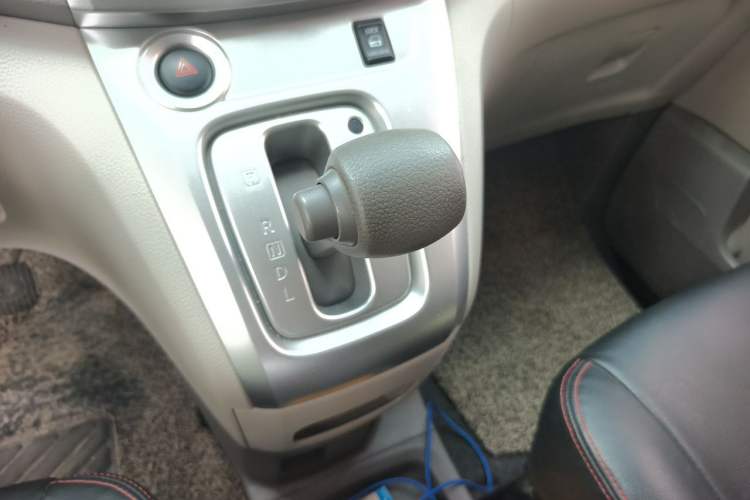 Used Nissan NV200 2018 1.6L CVT Luxury Model Gear Lever