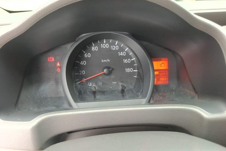 Used Nissan NV200 2018 1.6L CVT Luxury Model Instrument Cluster