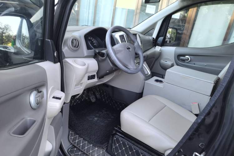 Used Nissan NV200 2018 1.6L CVT Luxury Model Interior 3