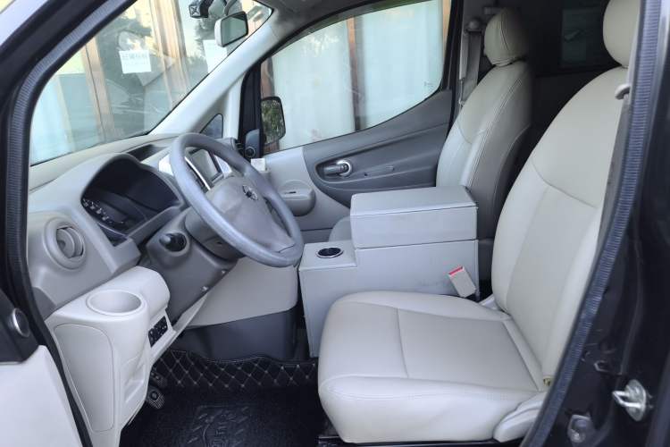 Used Nissan NV200 2018 1.6L CVT Luxury Model Left Front Seat