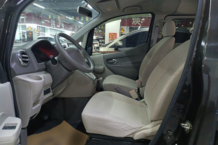 Used Nissan NV200 2018 1.6L CVT Luxury Model Left Front Seat